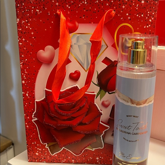 Valentines Day Beauty Bundle - Picture 5 of 6